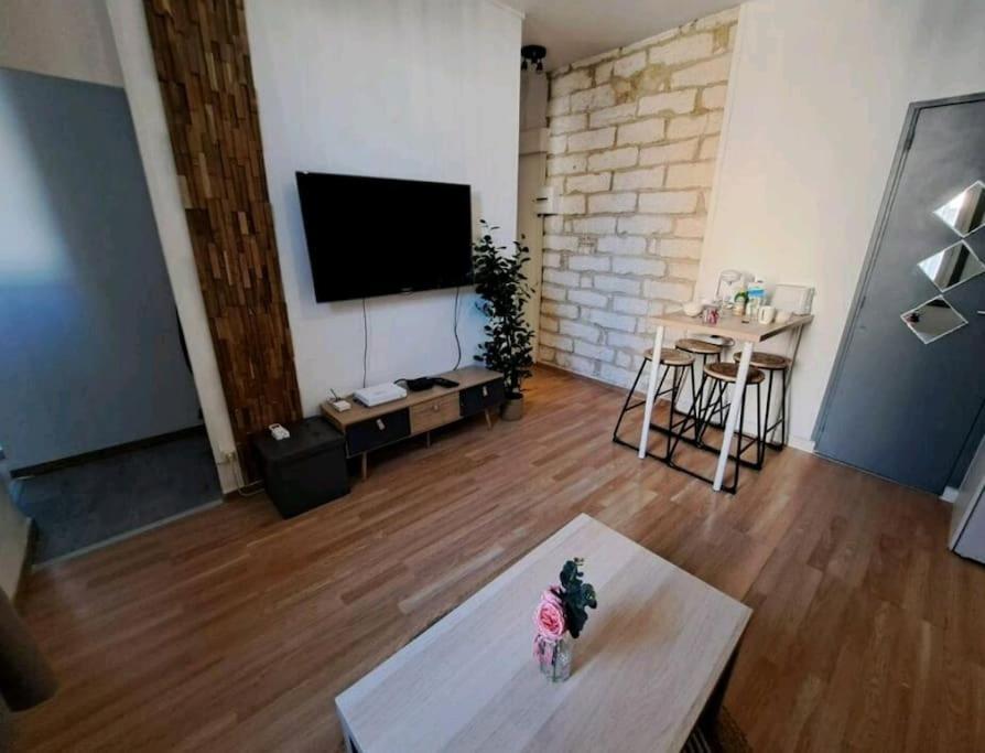 Logement Cosy Pour 4, Wifi, Centre Ville Montpellier Exteriör bild