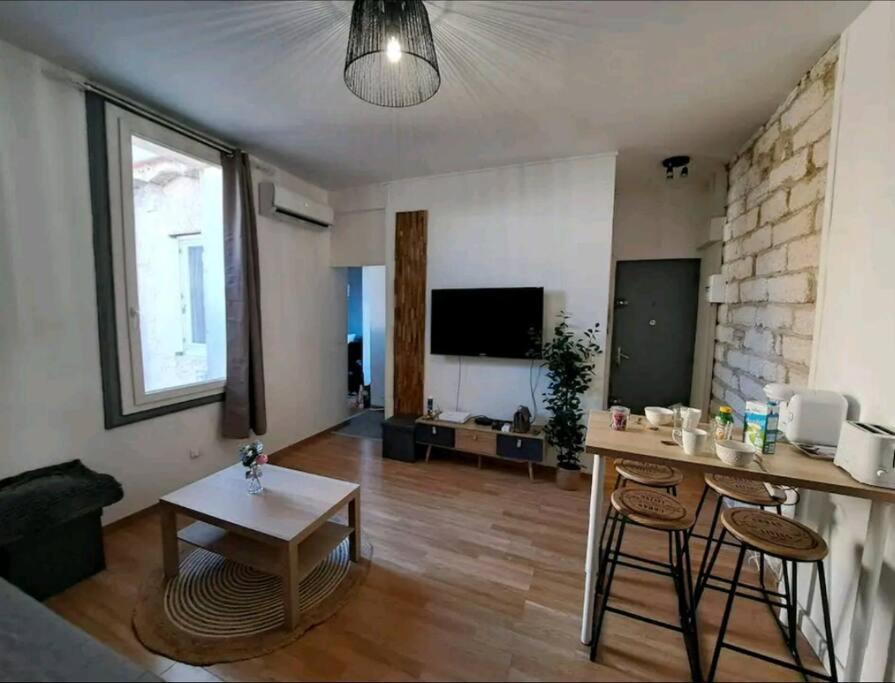 Logement Cosy Pour 4, Wifi, Centre Ville Montpellier Exteriör bild