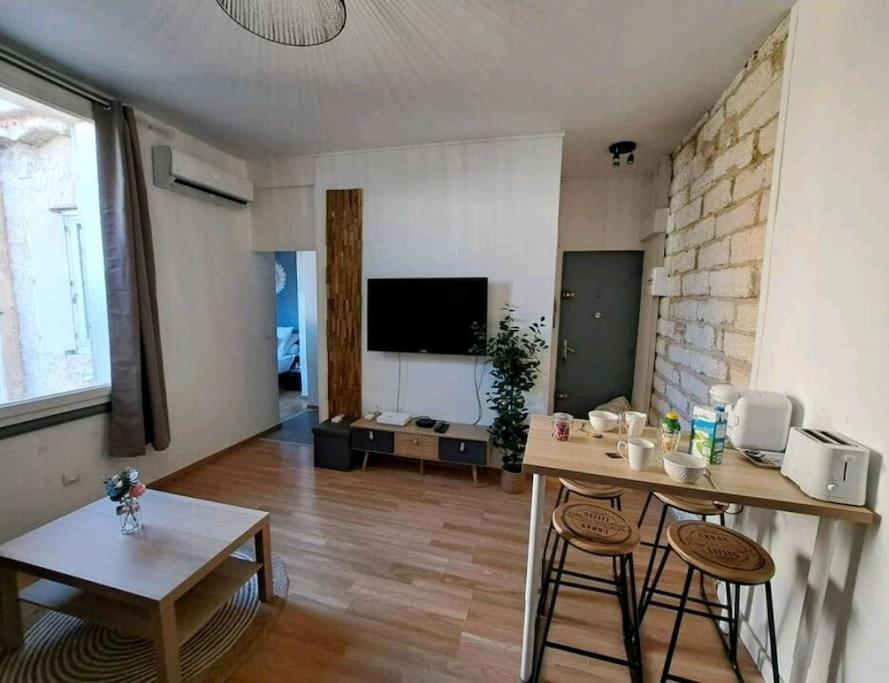 Logement Cosy Pour 4, Wifi, Centre Ville Montpellier Exteriör bild