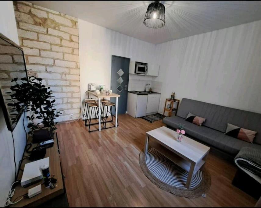 Logement Cosy Pour 4, Wifi, Centre Ville Montpellier Exteriör bild