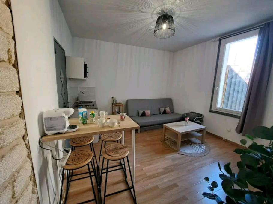 Logement Cosy Pour 4, Wifi, Centre Ville Montpellier Exteriör bild