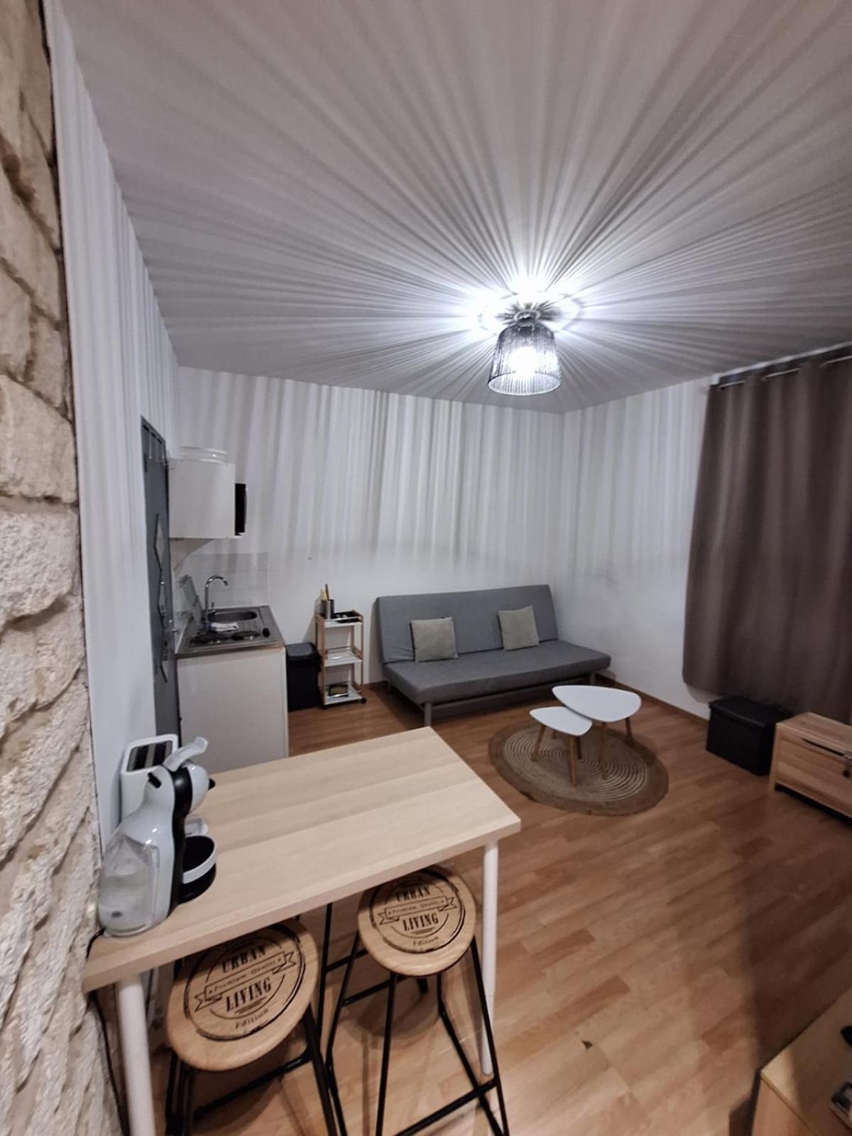 Logement Cosy Pour 4, Wifi, Centre Ville Montpellier Exteriör bild